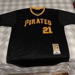 Roberto Clemente jersey