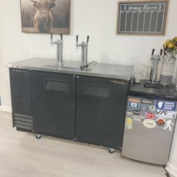 TRUE Commercial Beer Dispenser 