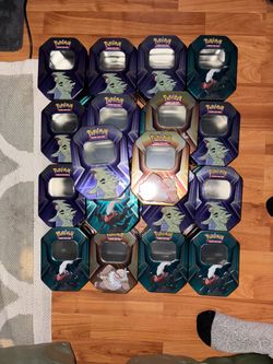 Lot of 38 whammy tins(only tins no cards)