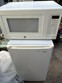 Kenmore Microwave and Mini Fridge Set