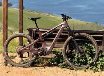 Medium  Canyon Spectral e-bike