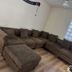 Big Couch. Pick Up date Dec 18th Or 19th. 