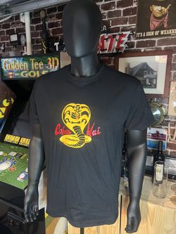 COBRA KAI SNAKE - Karate Kid - TV Show - Licensed T-SHIRT Size Large New WOT
