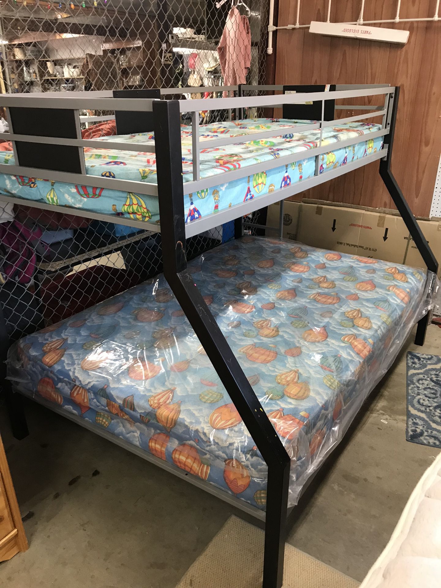 Bunk bed With mattresses 