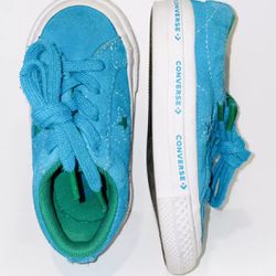 Converse Toddler Boy Size 5 Blue Sneakers, SMOKE FREE!