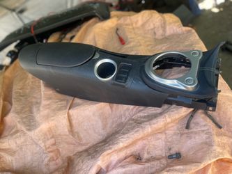 370Z center console
