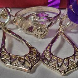 EARRINGS & RING Sz7, set 
,EARRINGS & RING Sz7, set , silver tone beautiful vintage set,#1020
