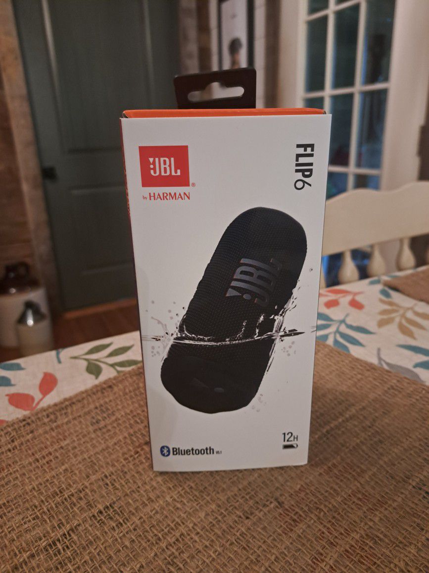 Black JBL Speaker Flip 6