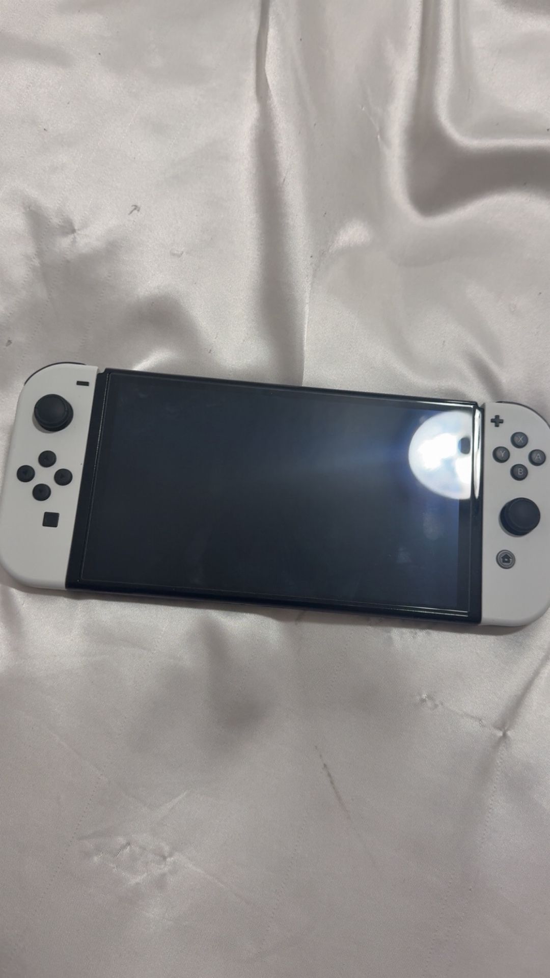 White Nintendo Switch OLED