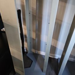 Stands / Shelves  