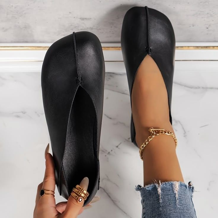 Womens Black Faux Leather Size 10 Casual Flats - NEW