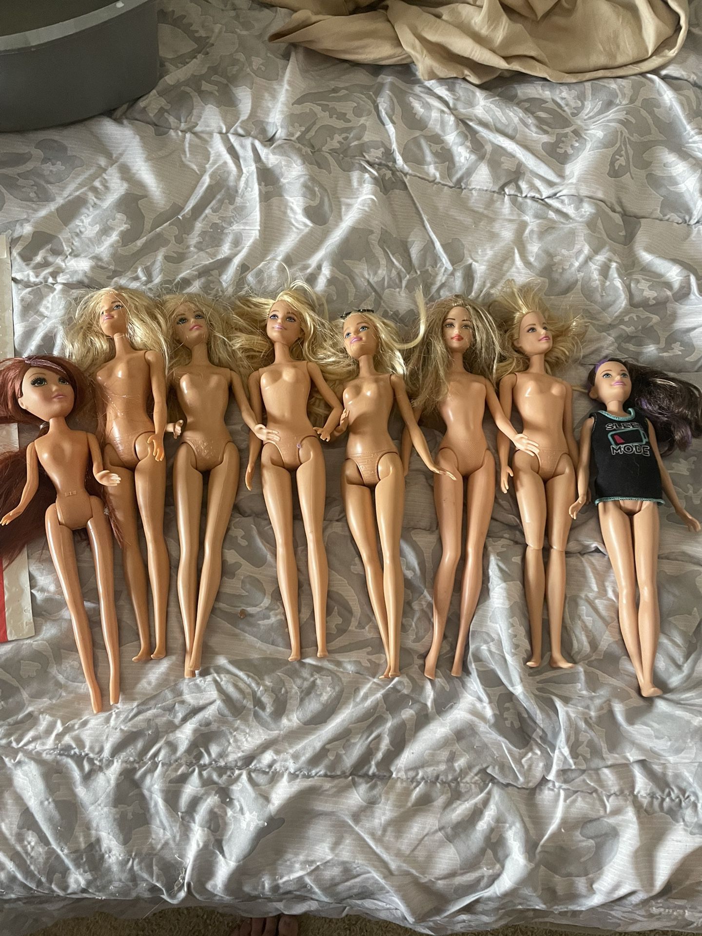 Lot Of 7 Barbies And A Misc Doll