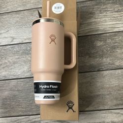 Brand New 40oz Hydro flask 