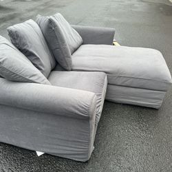 Small Sectional Couch Sofa (Free Delivery)🚚 