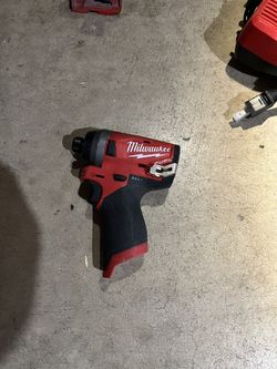 Milwaukee M12 Stubby Impact