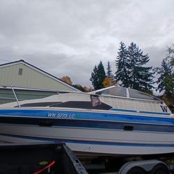 24' 1987 Bayliner Trophy Cutter Boat