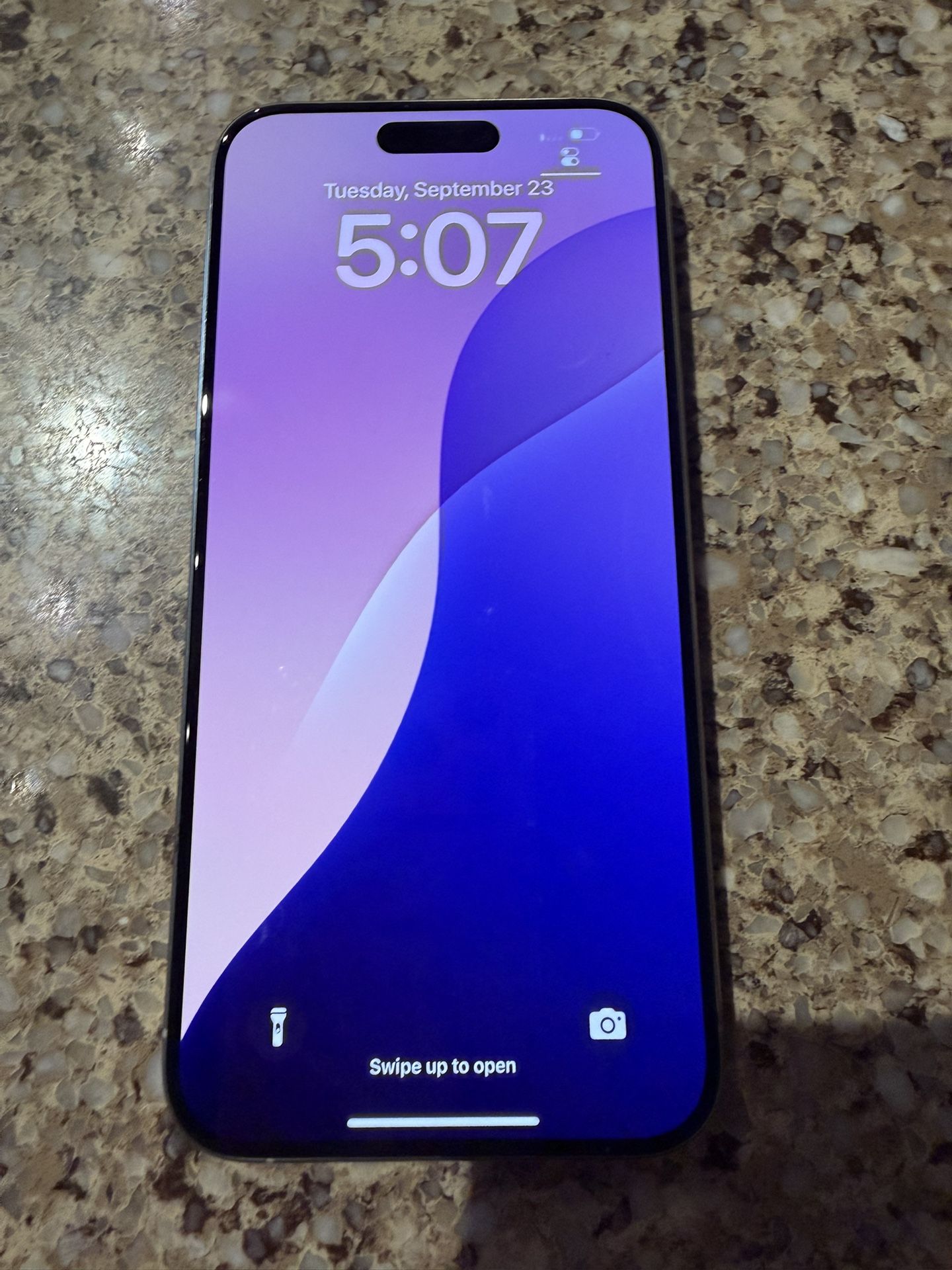 Fe: 2 15 iPhone Pro Max White 256 Gb For $700 Each