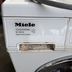 Used But In Working condition.  Washer And Dryer Free