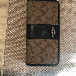 Woman’s Wallet