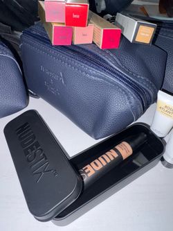 Makeup/hygiene