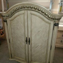 Armoire