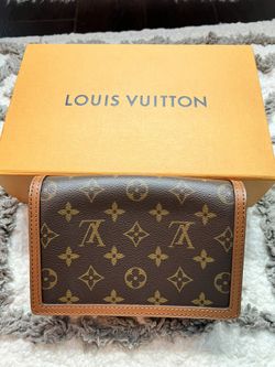 Louis Vuitton Dauphine Chain Wallet for Sale in St. Cloud, FL