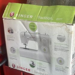 Singer Sewing Machine 