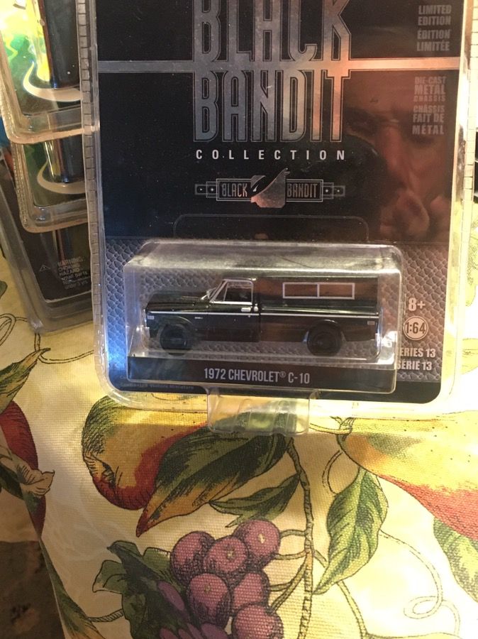 Green light. Black bandit.