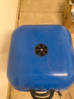 Blue Charcoal Grill with Lid – Portable Outdoor BBQ