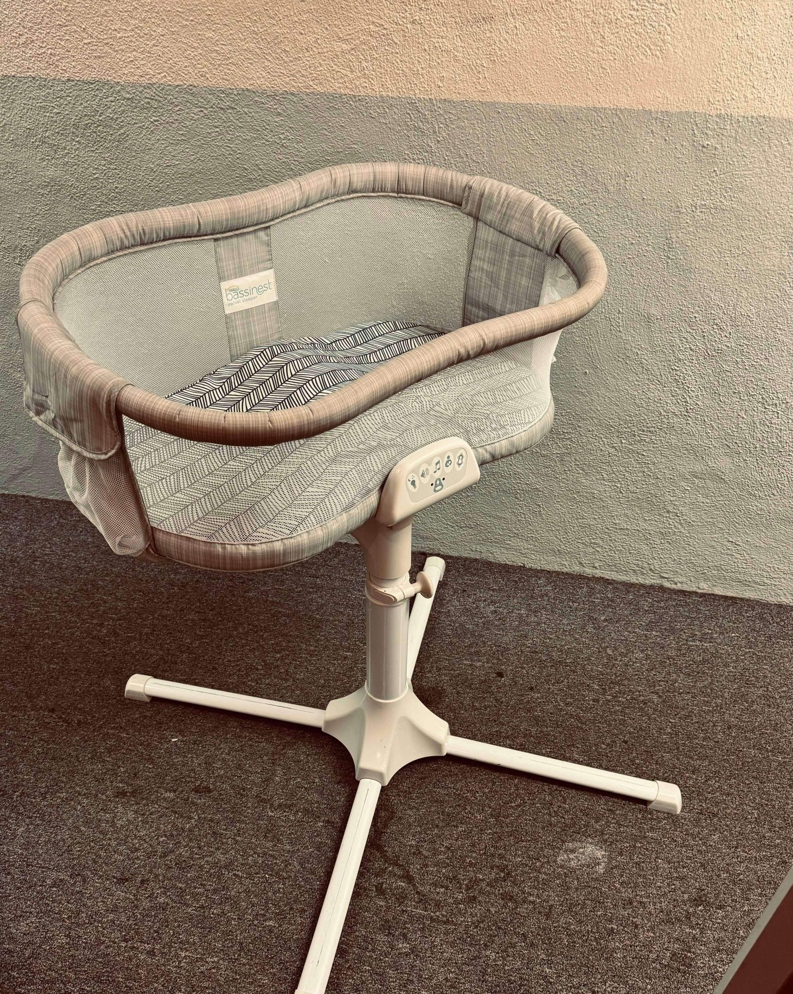 Halo Swivel Sleeper Bassinet