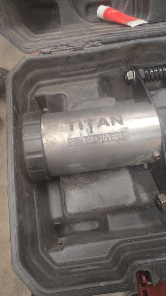 Titan Pole Driver