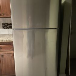 2 Year Old Refrigerator 