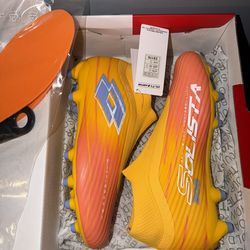Lotto Soccer Cleats / Tachones