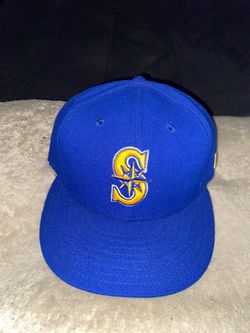 Fitted hat