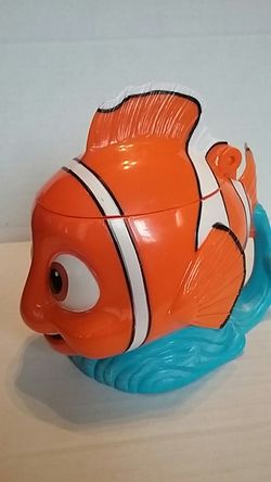 Disney On Ice Finding Nemo 3D Nemo Drink Stein Mug Cup with Attached Lid Pixar