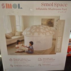 SMOL Kids Air Fort Inflatable Mushroom Play Tent, White/Beige, 4'x4'x5'