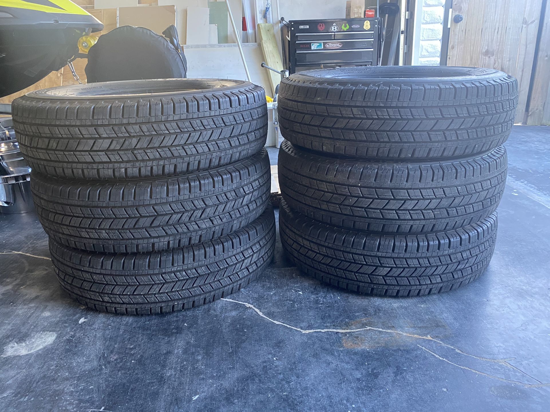   Michelin tires LT235/80R17 1,300 for the 6 tires oh 250 for each one are new 
