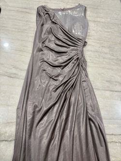 Adrianna Papell Metallic Evening Gown Women’s Size 6
