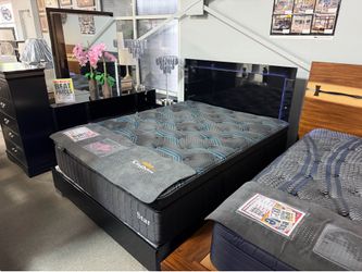 Perfect bedroom set! 😍❤️🏡 easy financing!