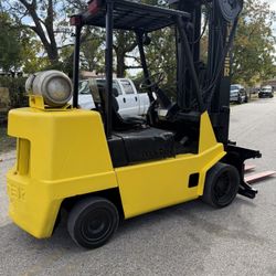 Forklift 