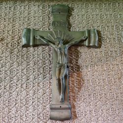 PARSONS ANTIQUE METAL COFFIN CRUCIFIX