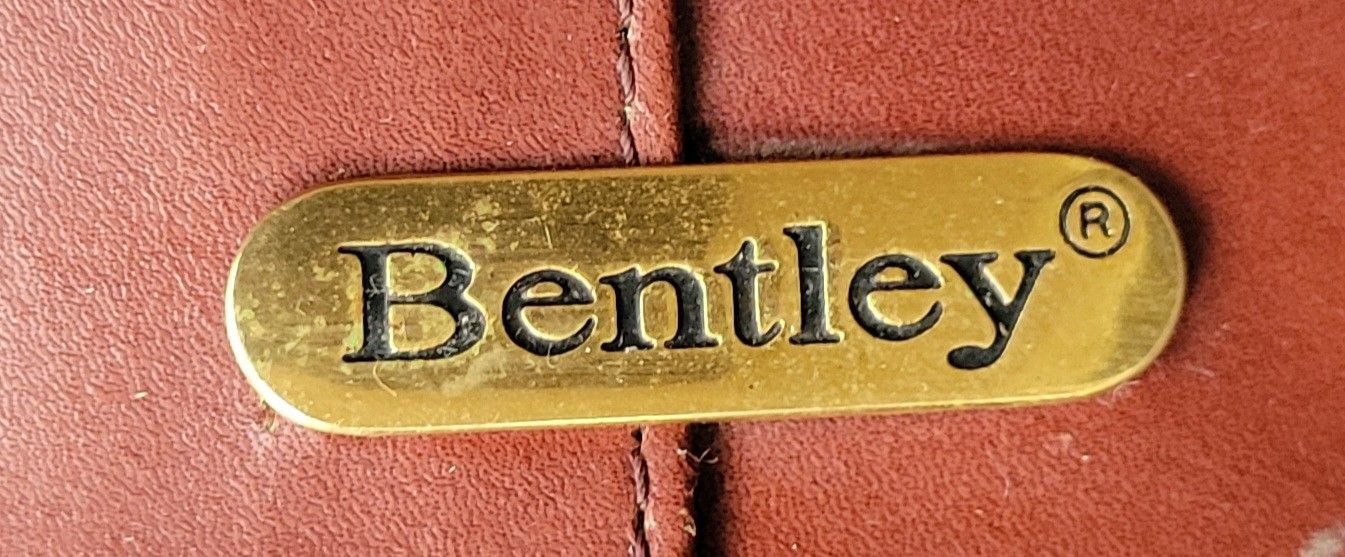 Vtg Bentley Pool 2X4 Cue Case Fully Functional for Sale in Oakland