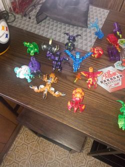 Bakugan Fiqures 12 In All +acc + Cards