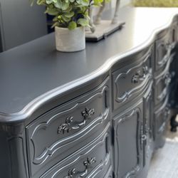 Beautiful Solid Wood Dresser 