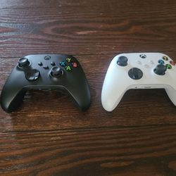 XBOX CONTROLLERS 