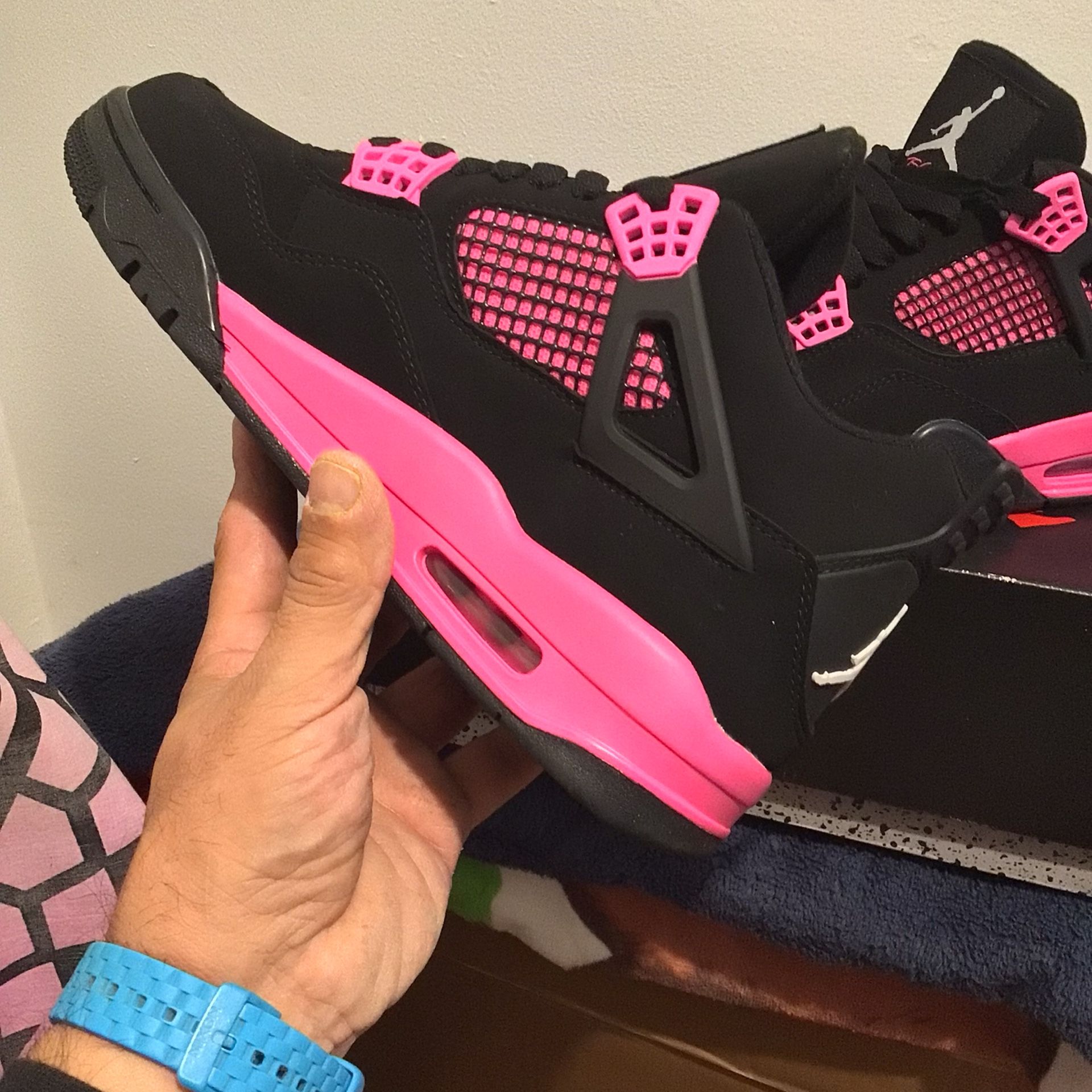 Jordan 4s Thunder Pink