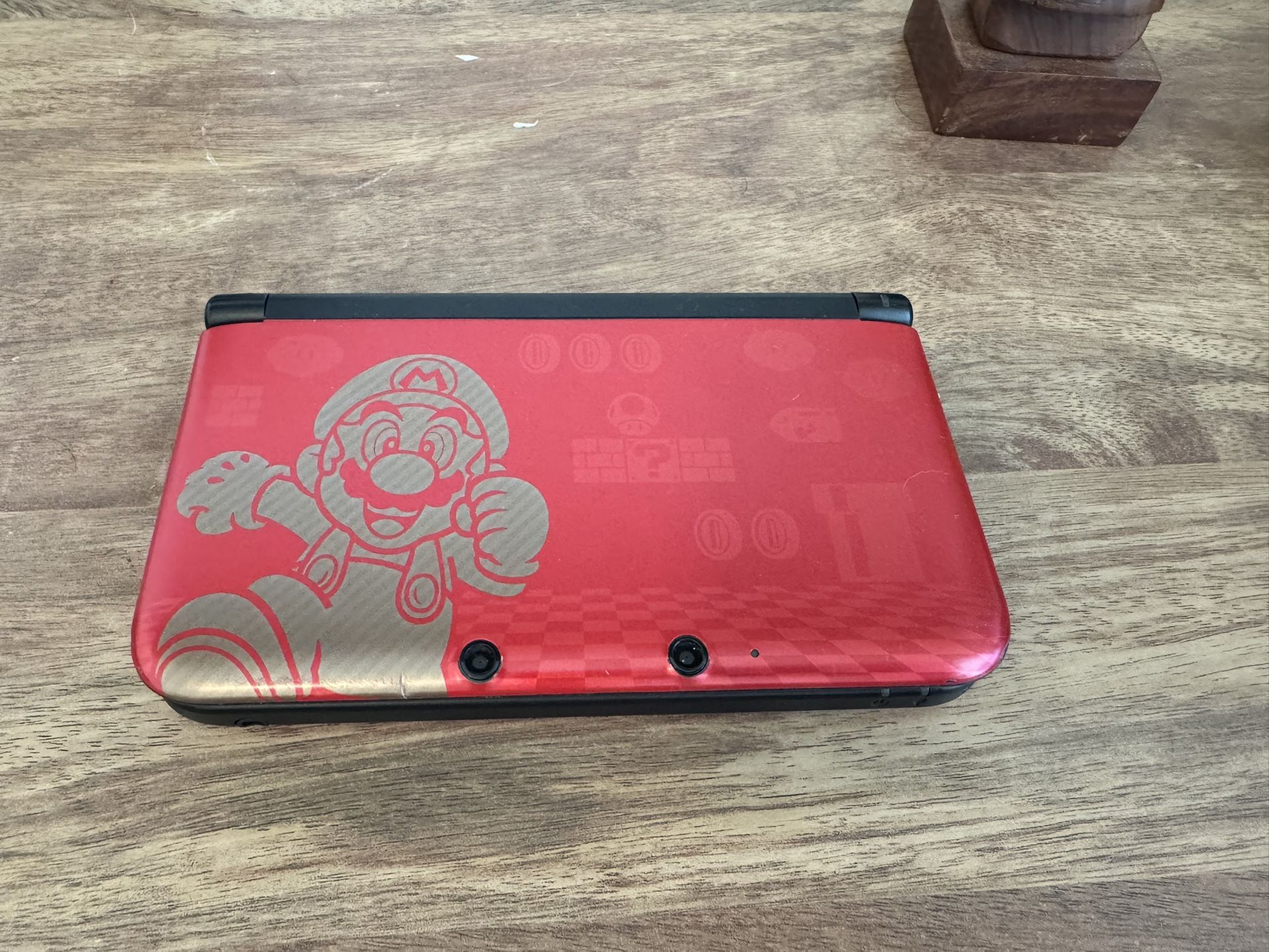 Nintendo 3DS XL - New Super Mario Bros 2 Edition