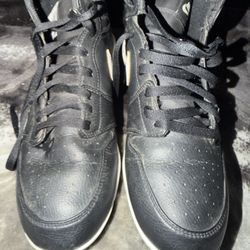 Mens 10.5 Nike Air Jordan 1 Retro MCS Black White Baseball Cleats