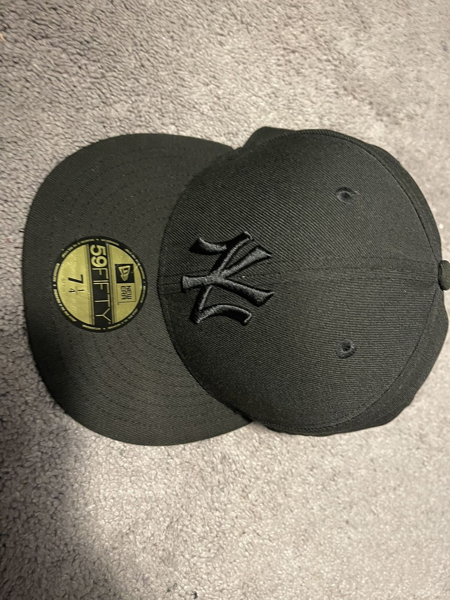 2 New Era New York Yankees Fitted Hats Size 7 1/4