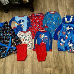 BOYS PAJAMAS - SIZE 8**